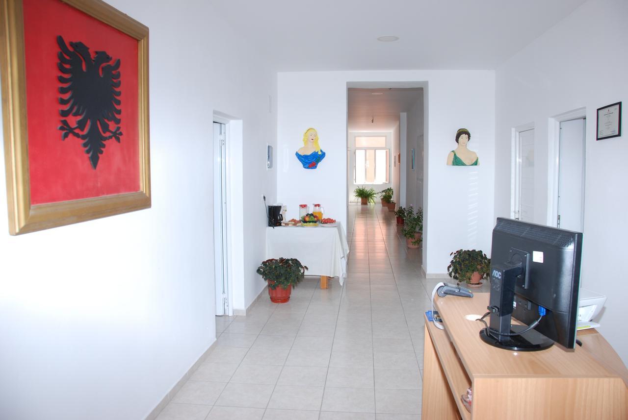 Casa Mia Hotel Sarandë Esterno foto
