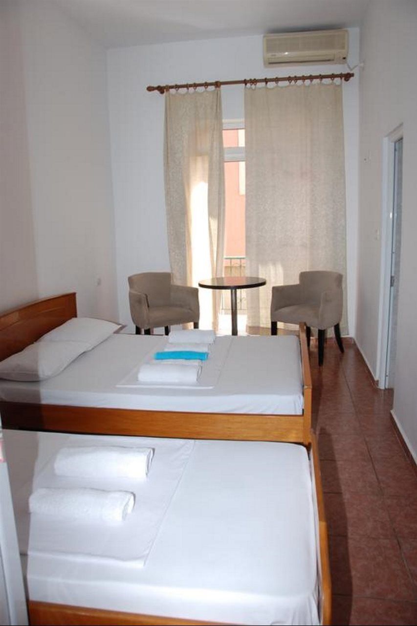 Casa Mia Hotel Sarandë Esterno foto
